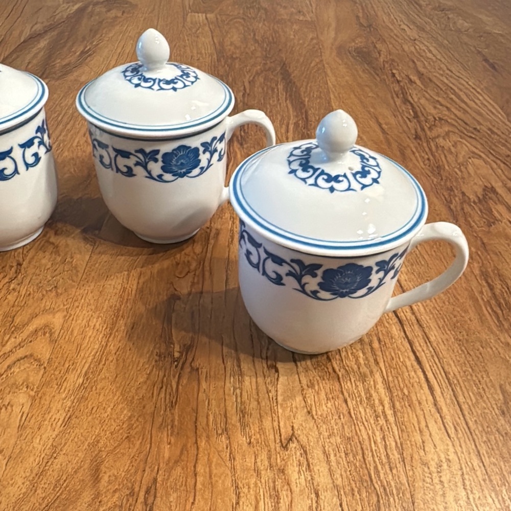 Chinese Style 3 Lidded Mugs with Blue Flowers - Picture 3 of 7